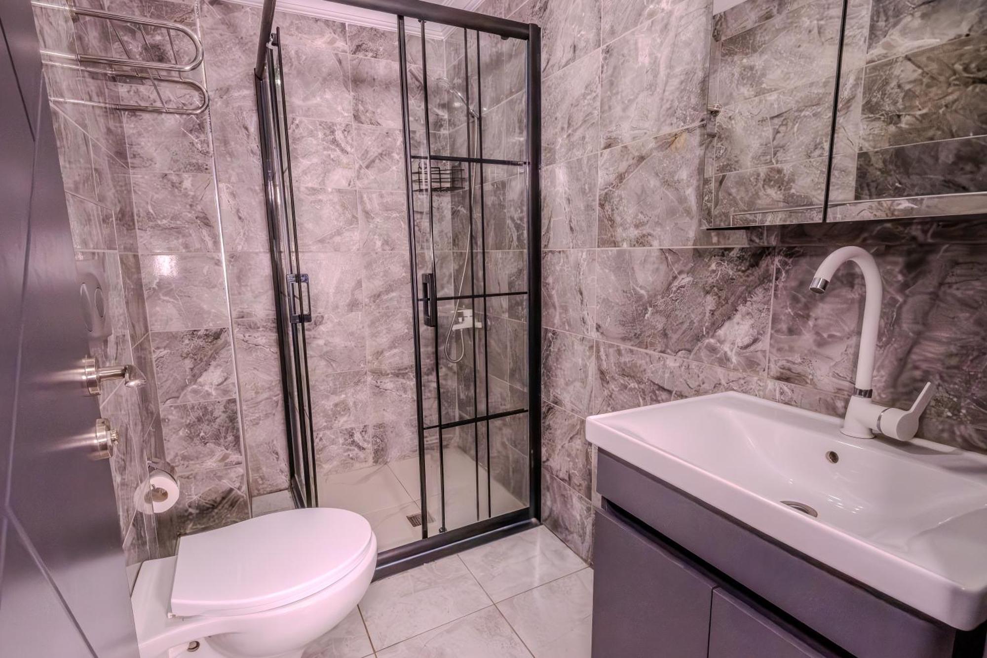 Ruby Hotel Istanbul Bagian luar foto