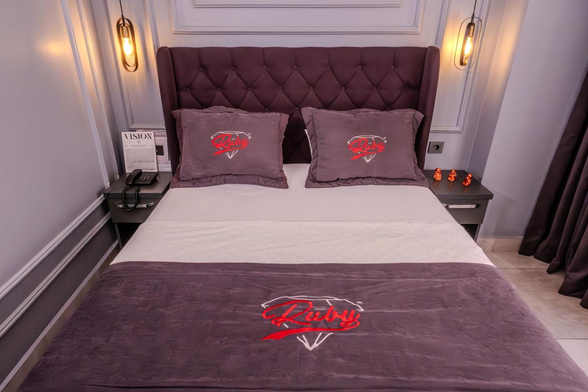 Ruby Hotel Istanbul Bagian luar foto