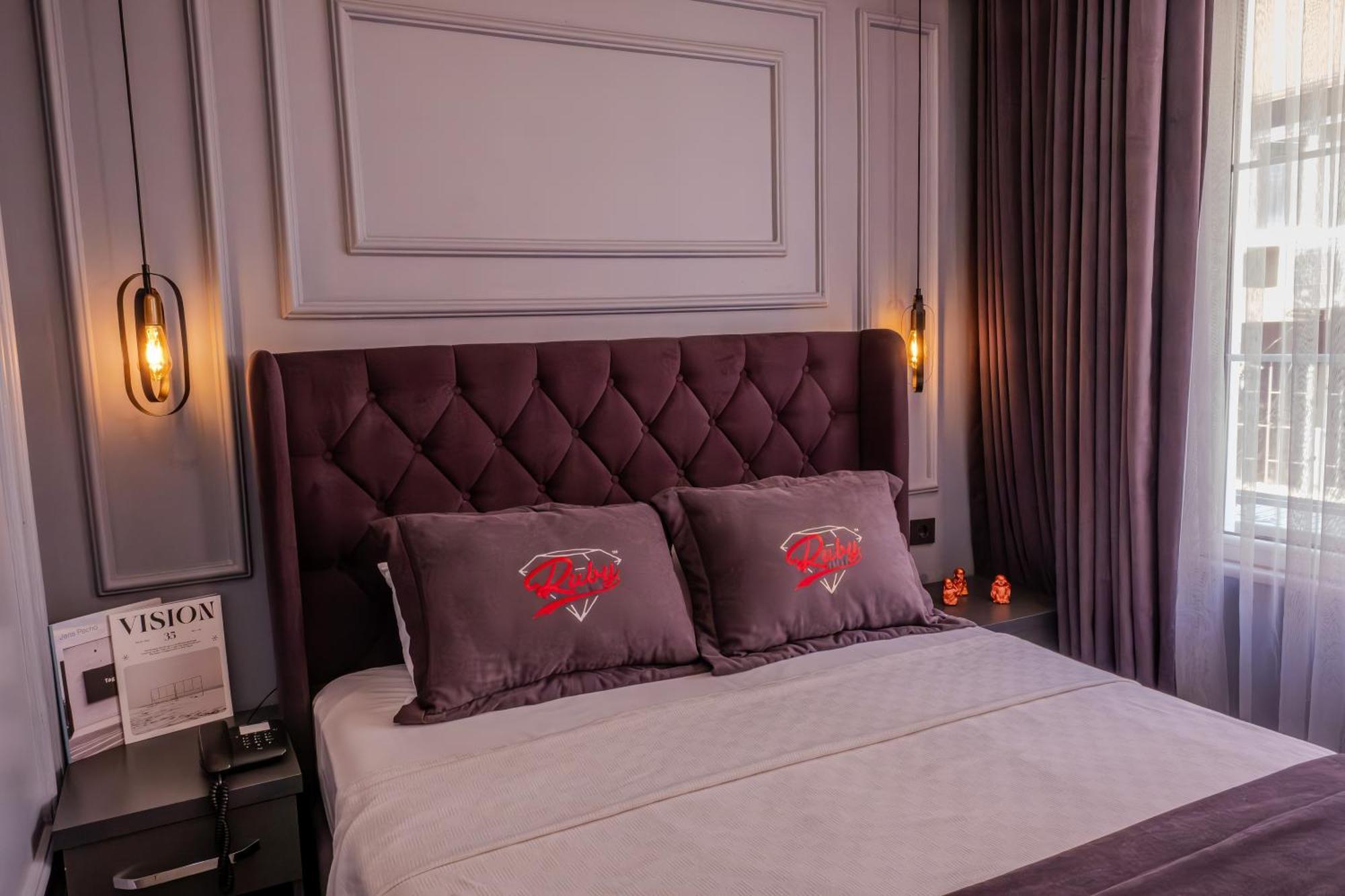 Ruby Hotel Istanbul Bagian luar foto