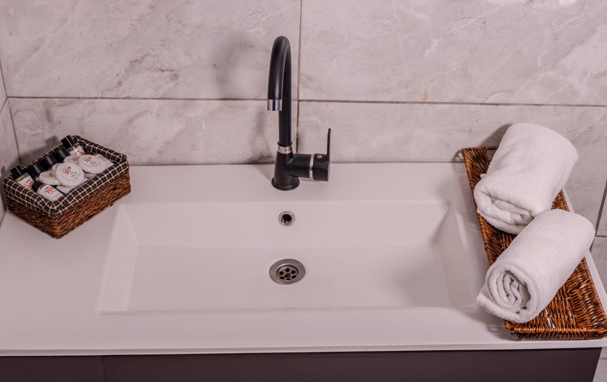 Ruby Hotel Istanbul Bagian luar foto