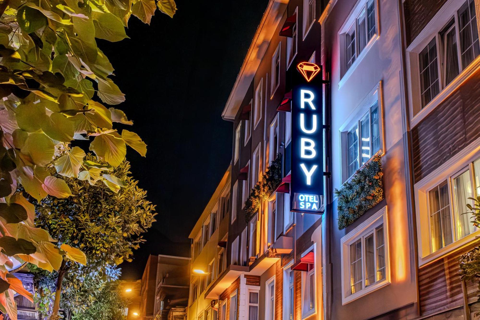 Ruby Hotel Istanbul Bagian luar foto
