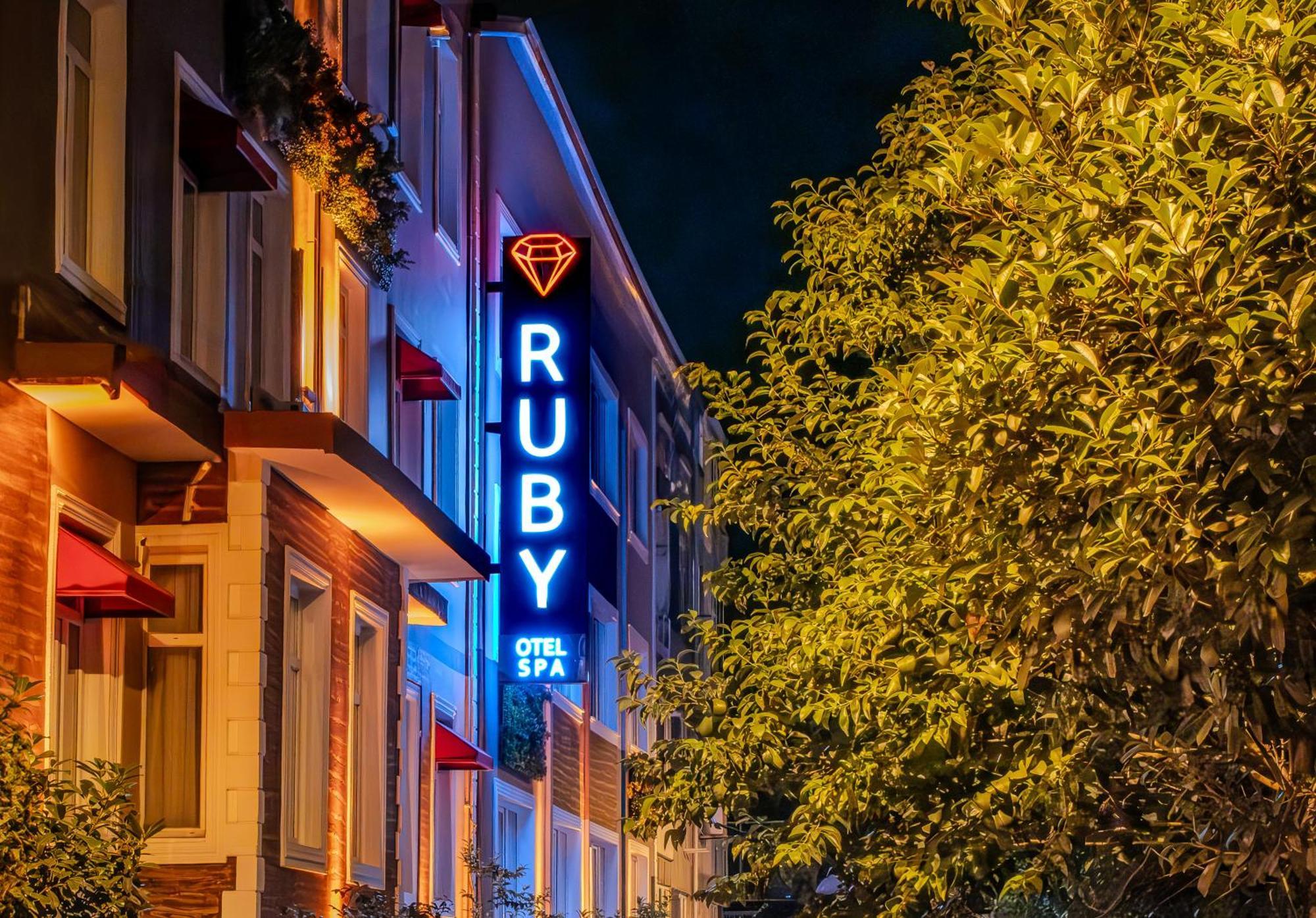 Ruby Hotel Istanbul Bagian luar foto