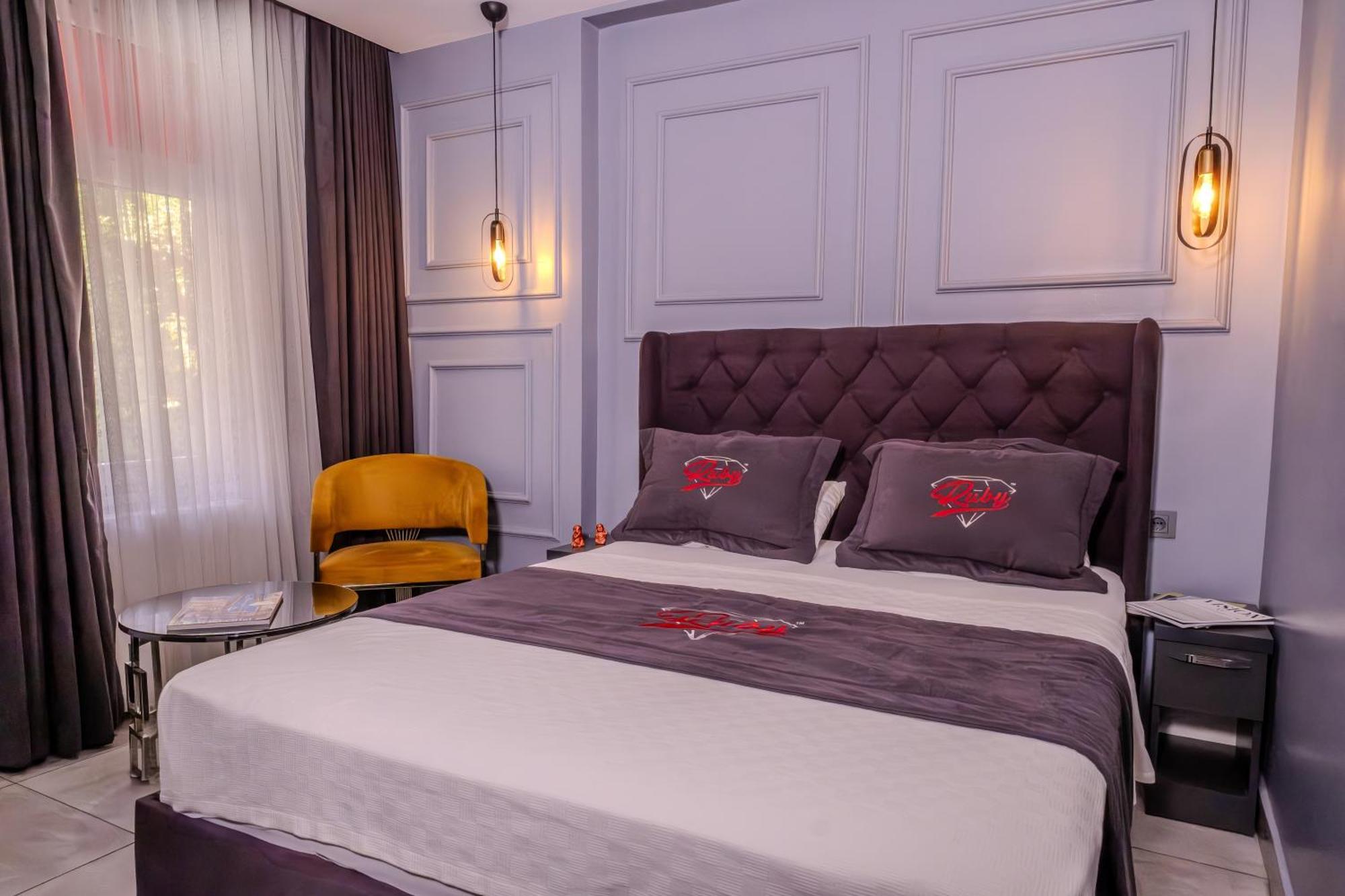 Ruby Hotel Istanbul Bagian luar foto